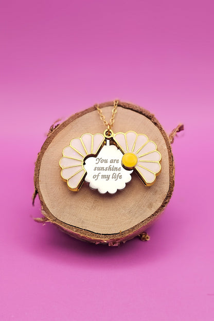 "You are My Sunshine" Daisy Necklace