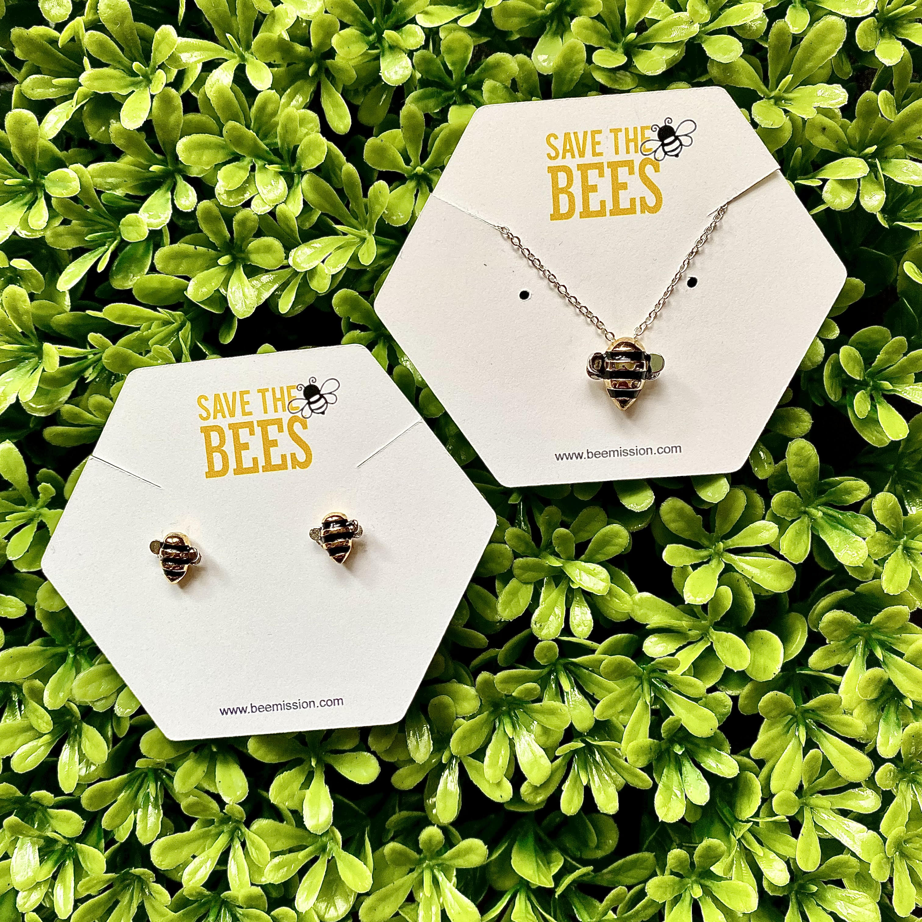 Bee earrings deals and necklace set