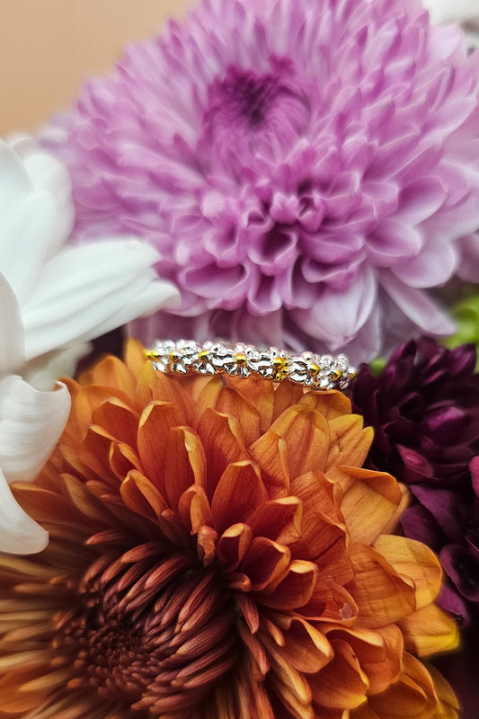 Dainty Daisy Ring